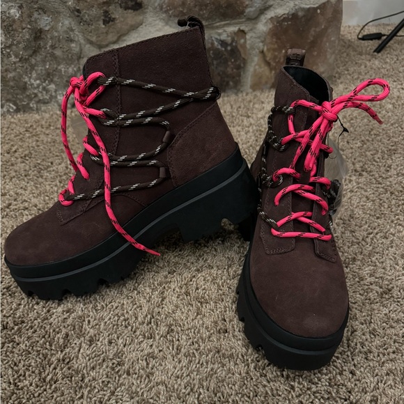 UGG BRISBANE LACE-UP WATERPROOF SUEDE PLATFORM BOOTS SIZE 9.5 NEW - Picture 10 of 11